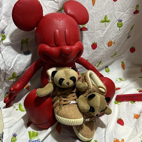 Pre-loved sherpa Bear 🐻 Sneakers - Picture 3 of 3